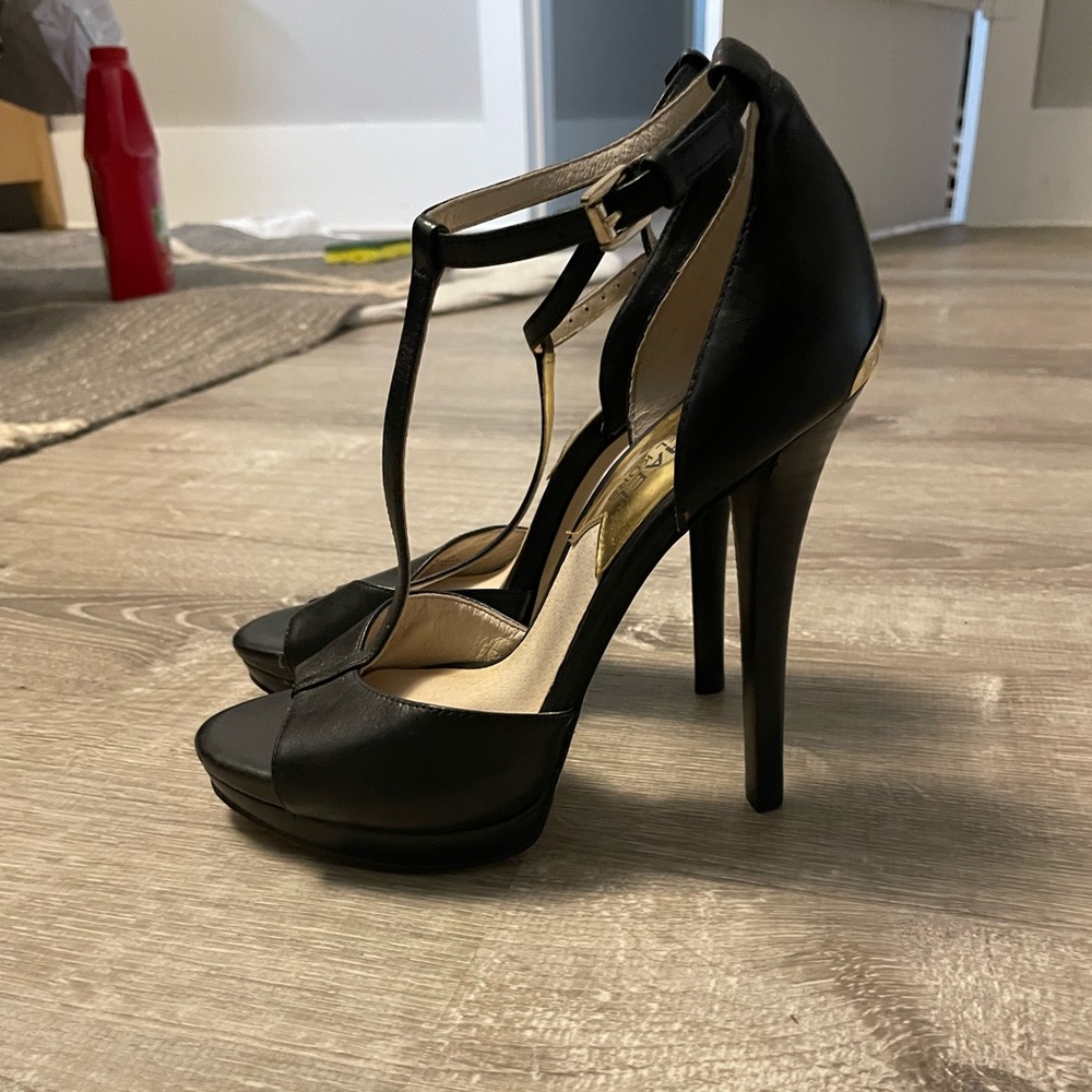 Micheal Kors black heel